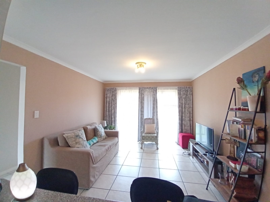 To Let 2 Bedroom Property for Rent in Sonstraal Heights Western Cape